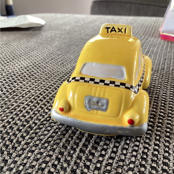 Vintage Dept. 56 Christmas 1987 Snow Village Yellow Taxi Cab Retired - Picture 2 of 5
